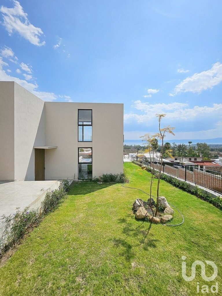 CASA EN VENTA EN CHAPALA