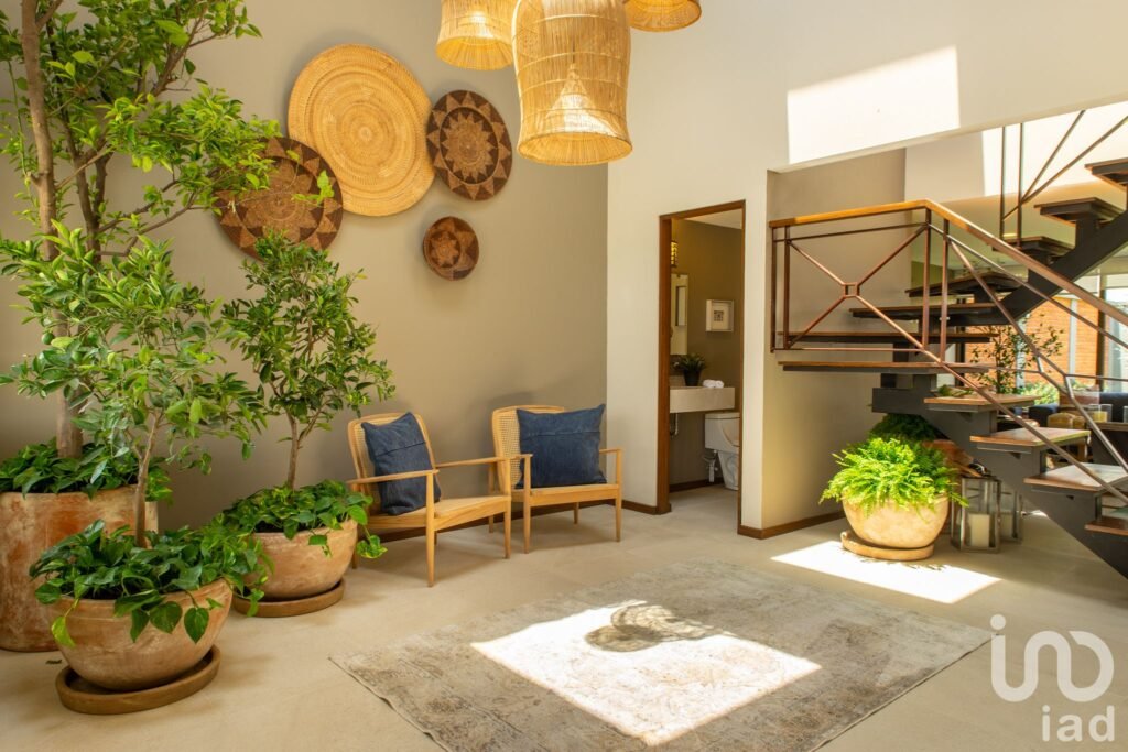 Venta de casa en Calimaya,  Hall de Doble Altura y Jardín Privado – A 15 min de Metepec
