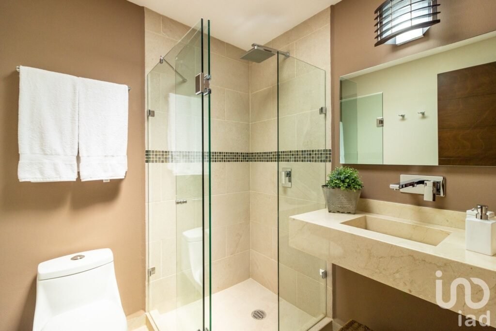 Venta de casa en Calimaya,  Hall de Doble Altura y Jardín Privado – A 15 min de Metepec