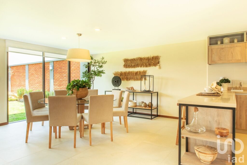 Venta de casa en Calimaya,  Hall de Doble Altura y Jardín Privado – A 15 min de Metepec