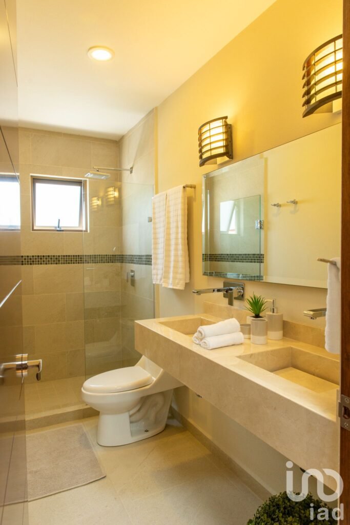 Venta de casa en Calimaya,  Hall de Doble Altura y Jardín Privado – A 15 min de Metepec