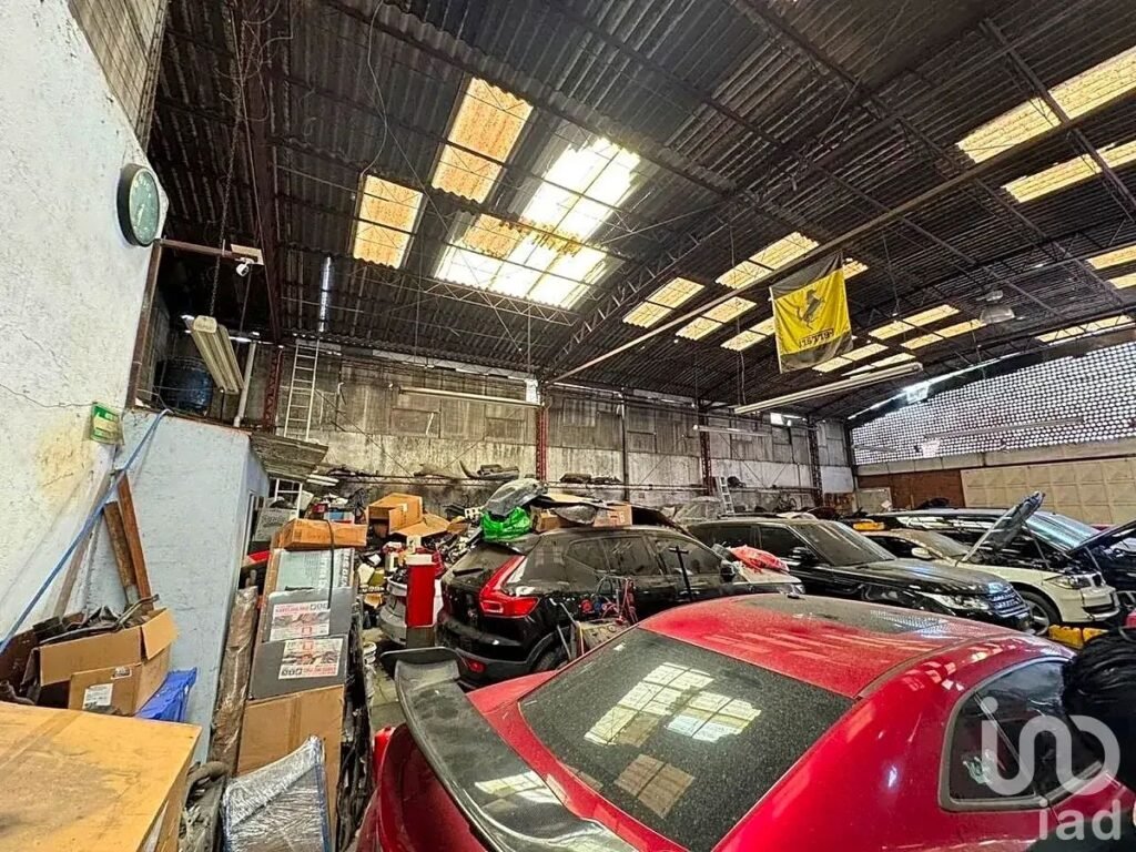Venta Bodega Centrica Uso de Suelo HC4/20