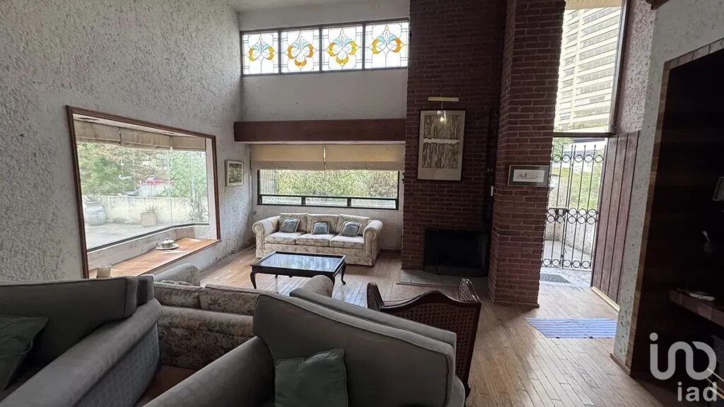 PROYECTO PREMIUM: Venta Casa / Terreno con potencial para 3 Casas en Huixquilucan