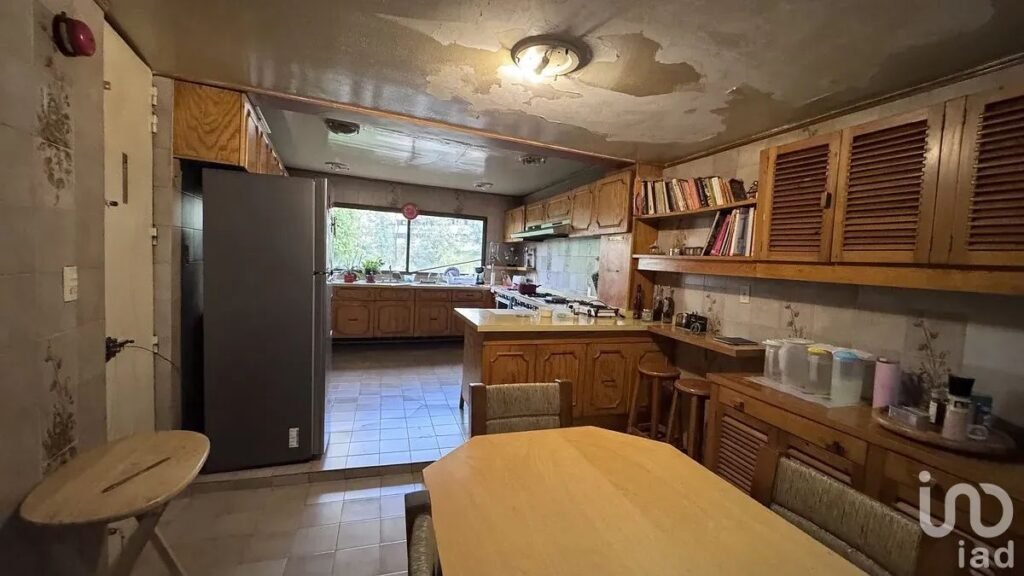 PROYECTO PREMIUM: Venta Casa / Terreno con potencial para 3 Casas en Huixquilucan