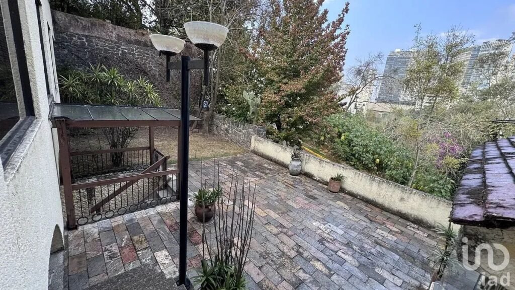 PROYECTO PREMIUM: Venta Casa / Terreno con potencial para 3 Casas en Huixquilucan