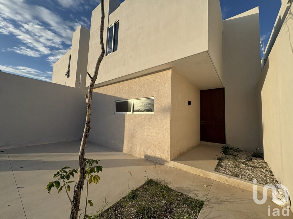 CASA  EN VENTA DE 3 HABITACIONES EN GRAN SAN PEDRO CHOLUL VITUA RESIDENCIAL