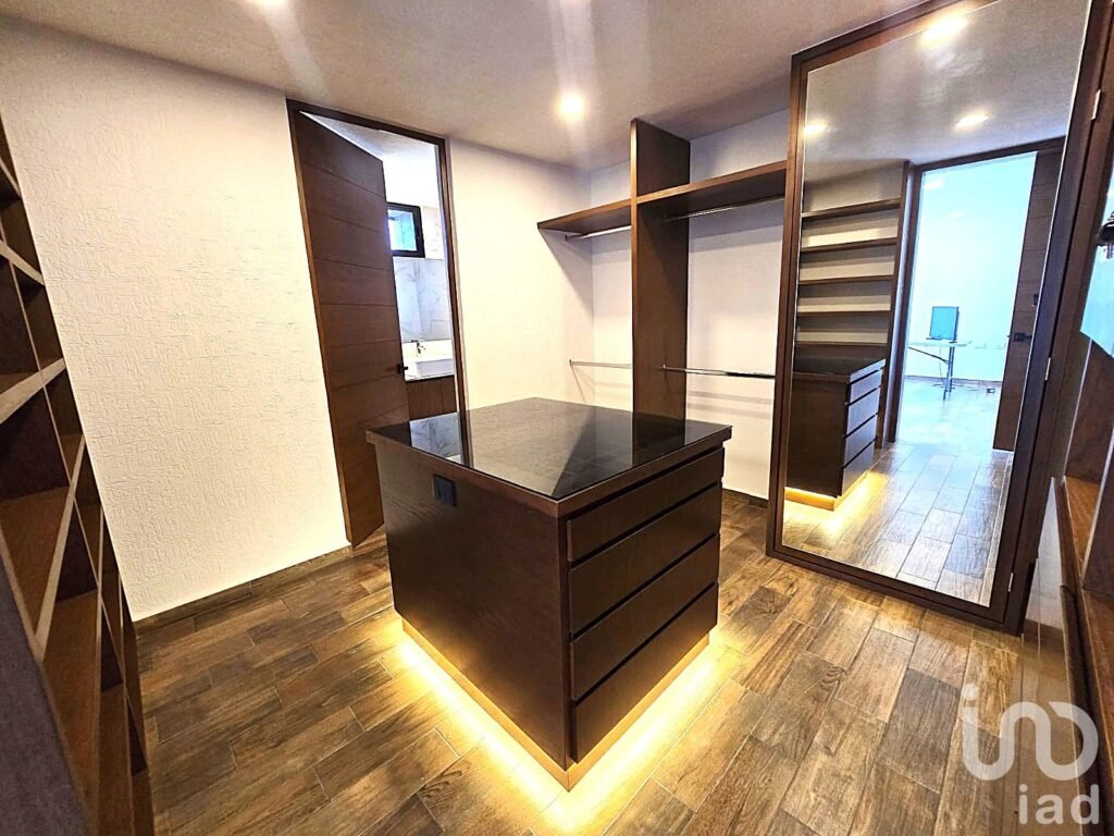 CASA CON ROOF GARDEN EN VENTA EN LOMAS DE ANGELÓPOLIS