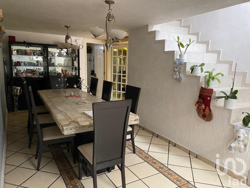Casa en venta en Fraccionamiento Imágenes, Toluca, México