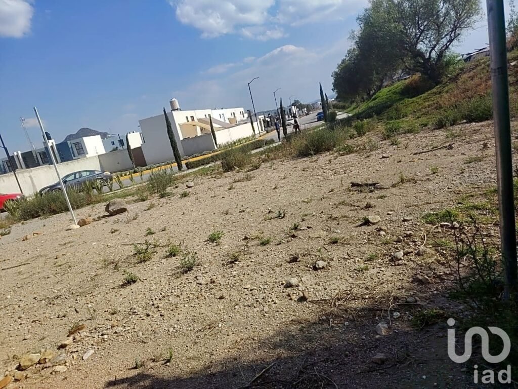 Venta de Lote Comercial en Esquina en Mineral de Reforma Hidalgo en Fraccionamiento Privado
