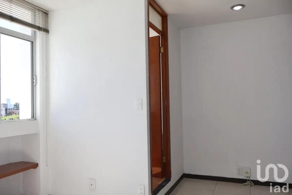 Despacho en renta en edificio Eloina, Av. Juárez, Zona Esmeralda, Puebla