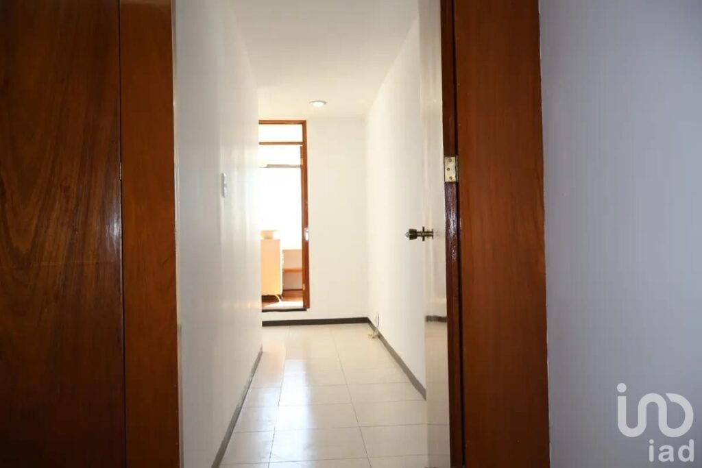 Despacho en renta en edificio Eloina, Av. Juárez, Zona Esmeralda, Puebla