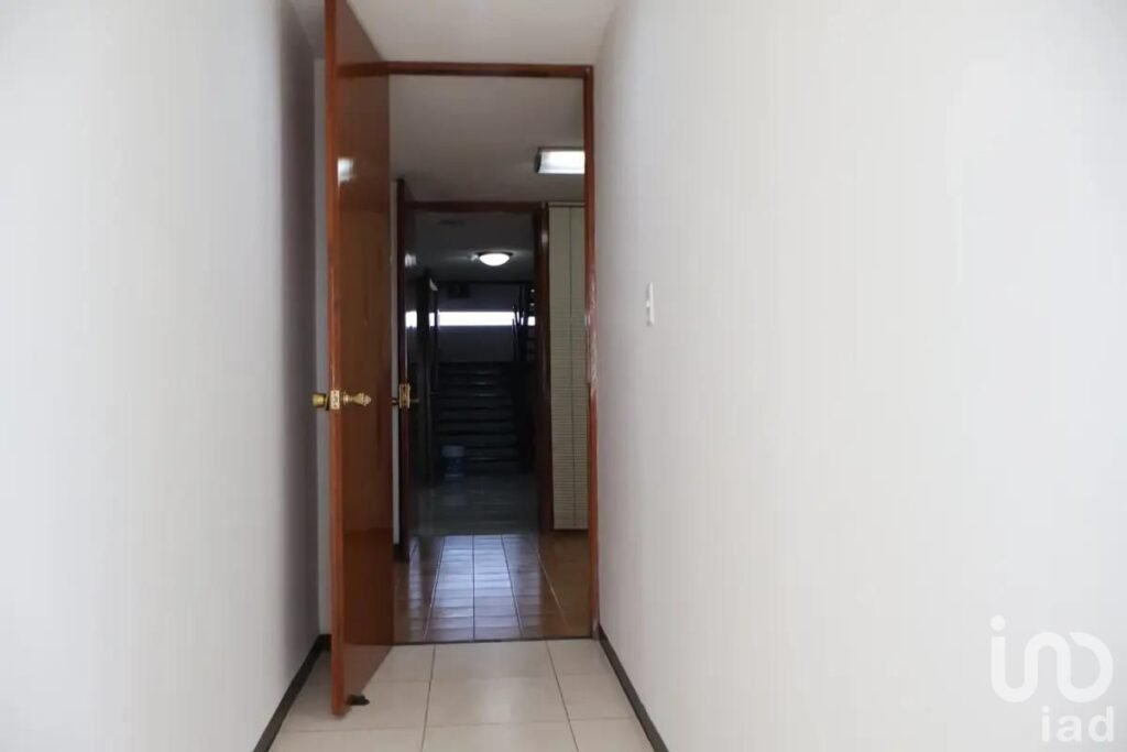 Despacho en renta en edificio Eloina, Av. Juárez, Zona Esmeralda, Puebla