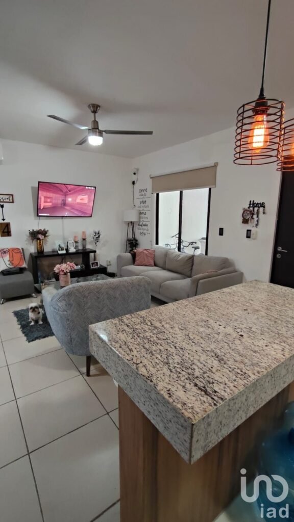 CASA EN VENTA  PRIVADA FLOR IDILIA EN CONKAL, YUCATAN