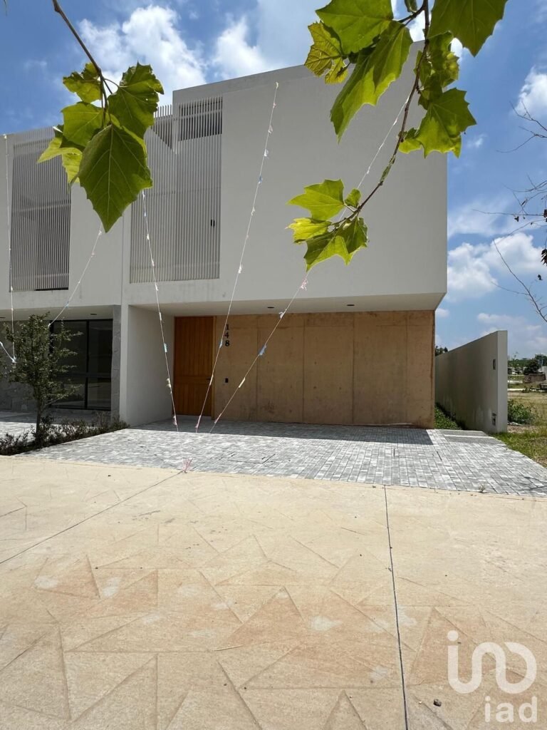 CASA EN VENTA EN BOSQUES VALLARTA