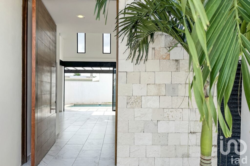 Casa Nueva en Venta en Conkal Yucatan: 4 Recámaras, Piscina,  Acabados de Lujo