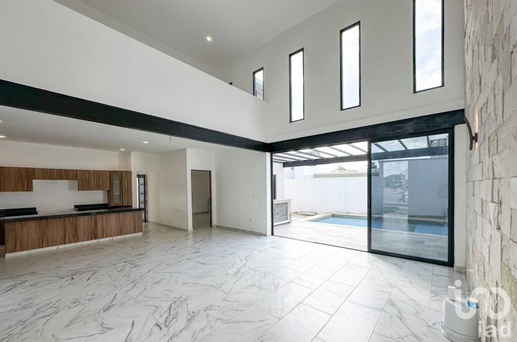 Casa Nueva en Venta en Conkal Yucatan: 4 Recámaras, Piscina,  Acabados de Lujo