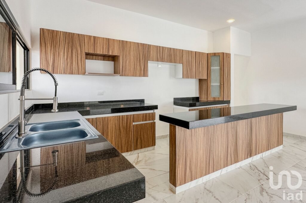 Casa Nueva en Venta en Conkal Yucatan: 4 Recámaras, Piscina,  Acabados de Lujo
