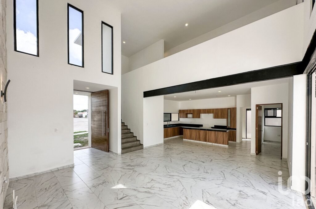 Casa Nueva en Venta en Conkal Yucatan: 4 Recámaras, Piscina,  Acabados de Lujo