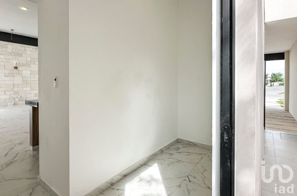 Casa Nueva en Venta en Conkal Yucatan: 4 Recámaras, Piscina,  Acabados de Lujo