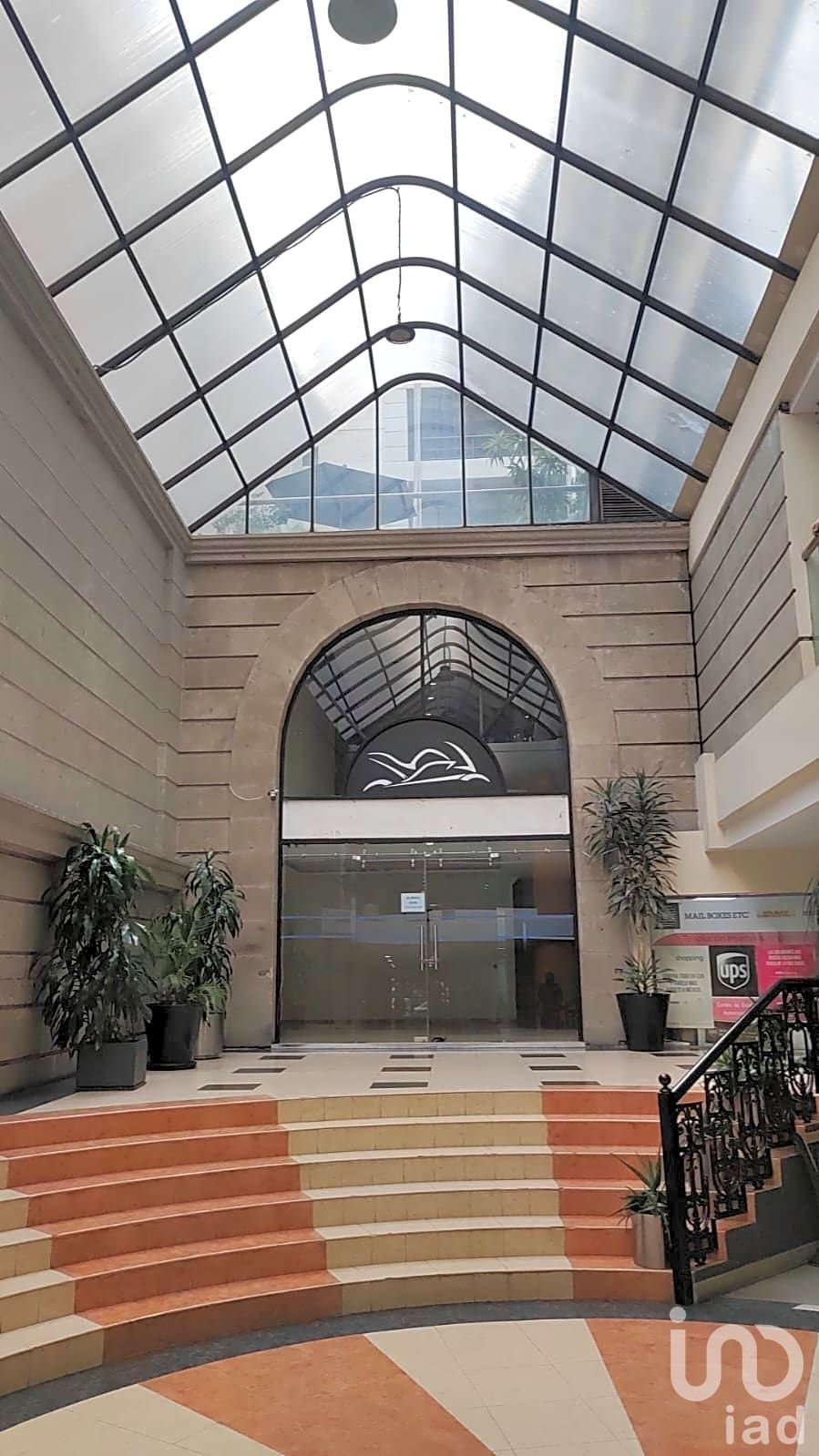 Renta de local comercial en insurgentes sur.