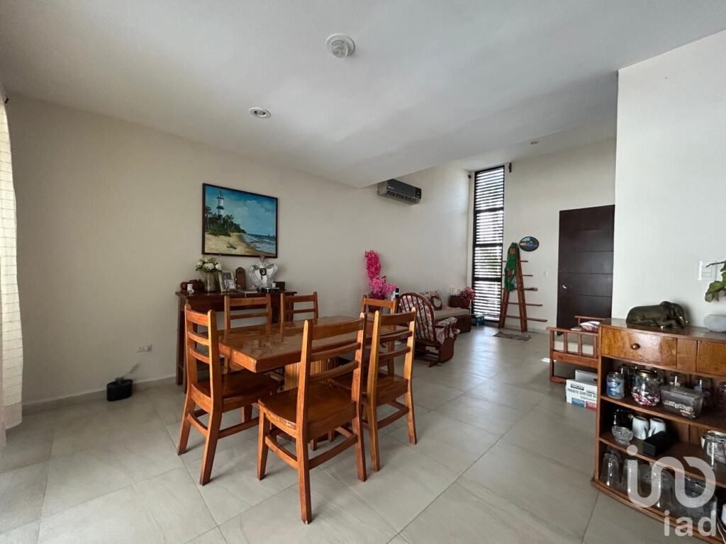 Casa en Renta en Privada Ubicada en Conkal, Yucatán, con Piscina y Paneles Solares