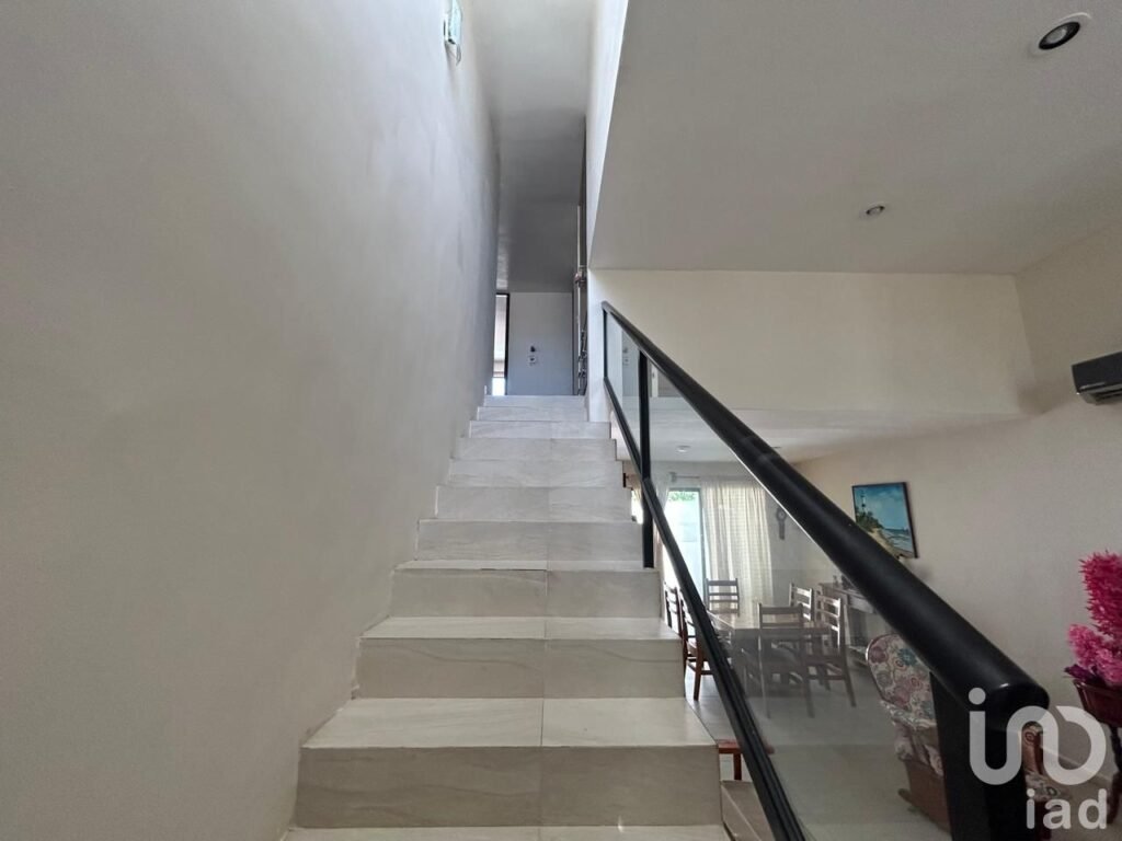 Casa en Renta en Privada Ubicada en Conkal, Yucatán, con Piscina y Paneles Solares