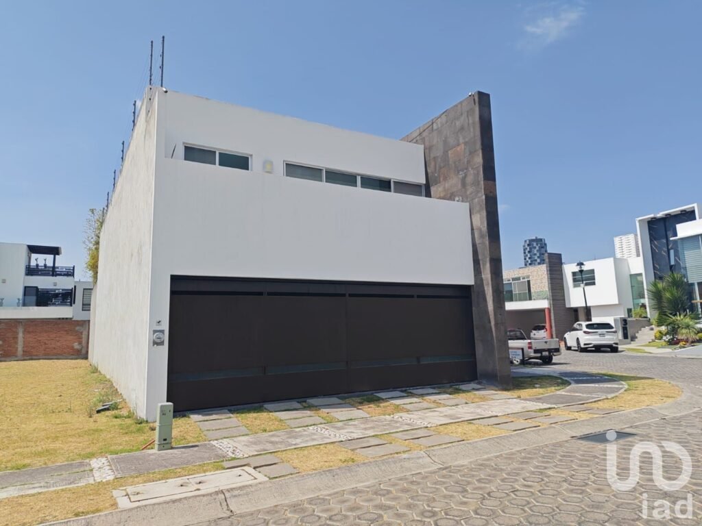 RESIDENCIA EN VENTA, FRACC. VISTA REAL SUR