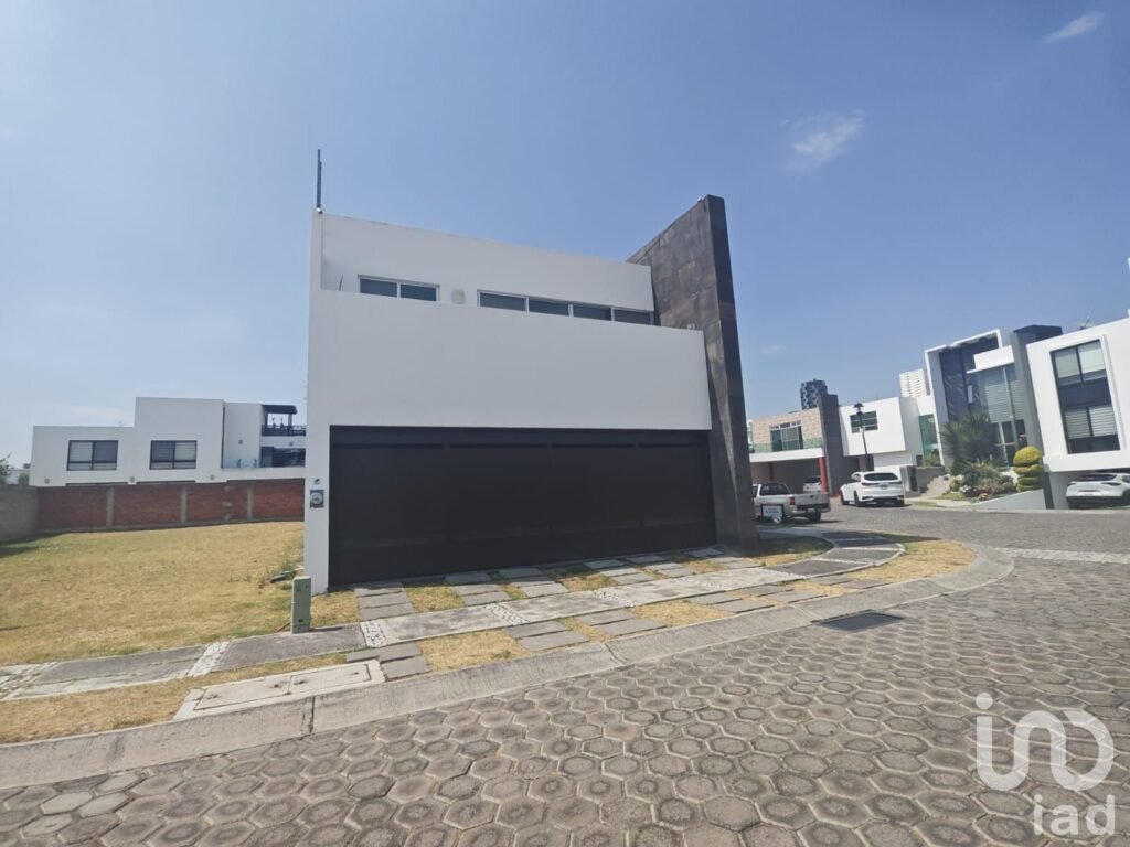 RESIDENCIA EN VENTA, FRACC. VISTA REAL SUR