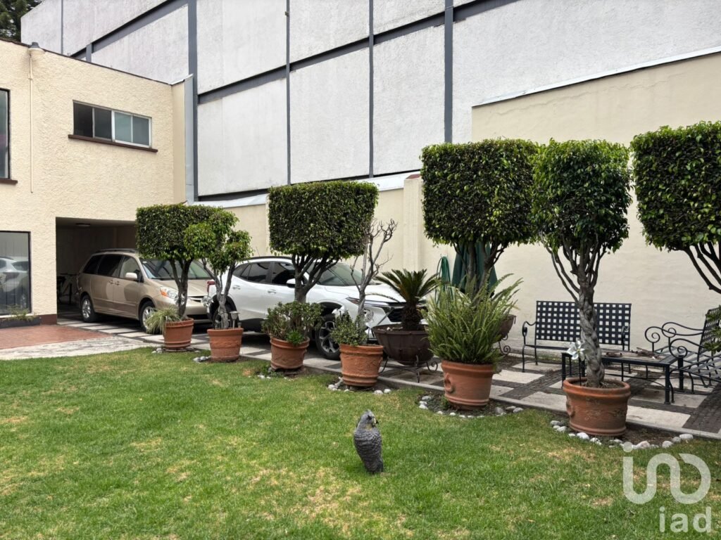 Se vende casa como terreno para constructor en la Fontaine Polanco
