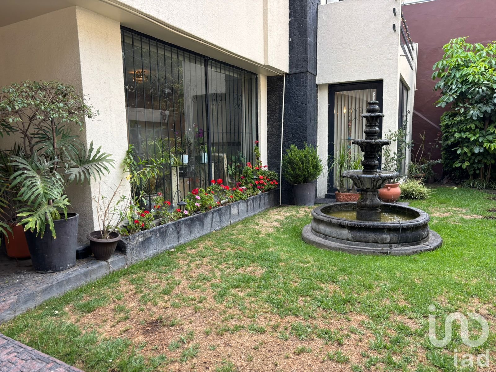 Se vende casa como terreno para constructor en la Fontaine Polanco