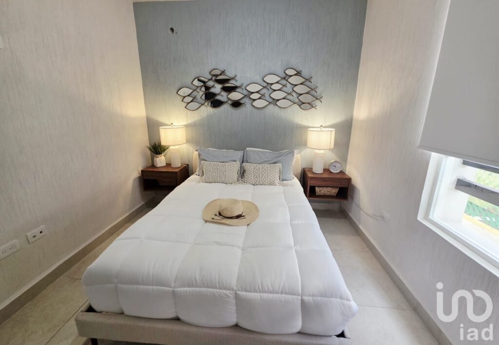 CÓMODO DEPARTAMENTO EN VENTA DE TRES HABITACIONES EN PLAYA DEL CARMEN