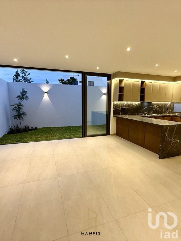 Casa 4  rec. en renta en Privanza, Solares, Zapopan, Ja