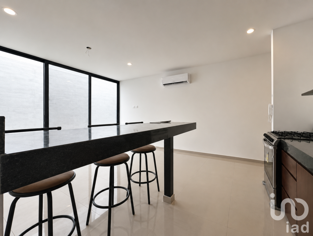 Town House en Venta en Temozón Norte con 2 Recámaras y Privada
