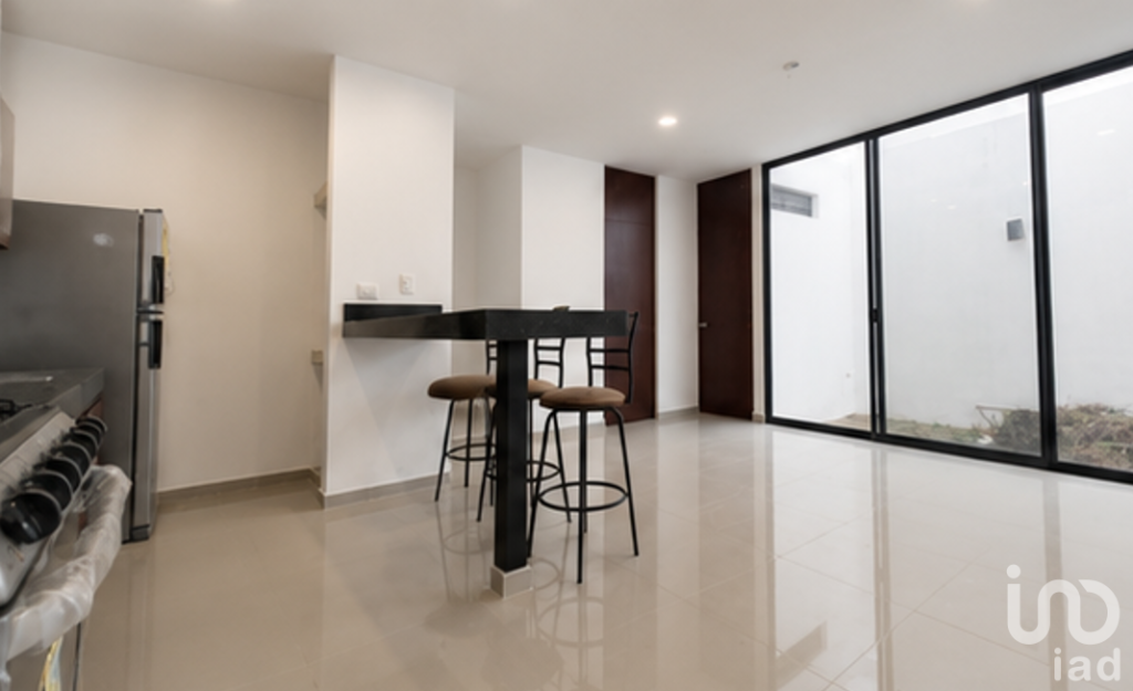 Town House en Venta en Temozón Norte con 2 Recámaras y Privada