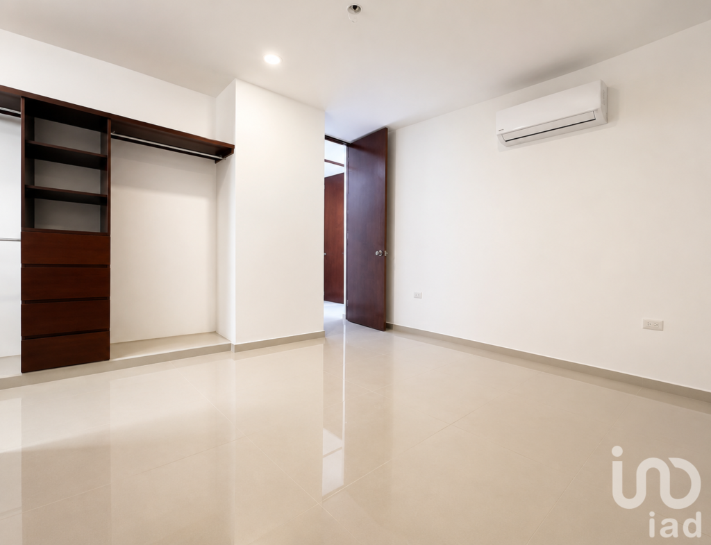 Town House en Venta en Temozón Norte con 2 Recámaras y Privada