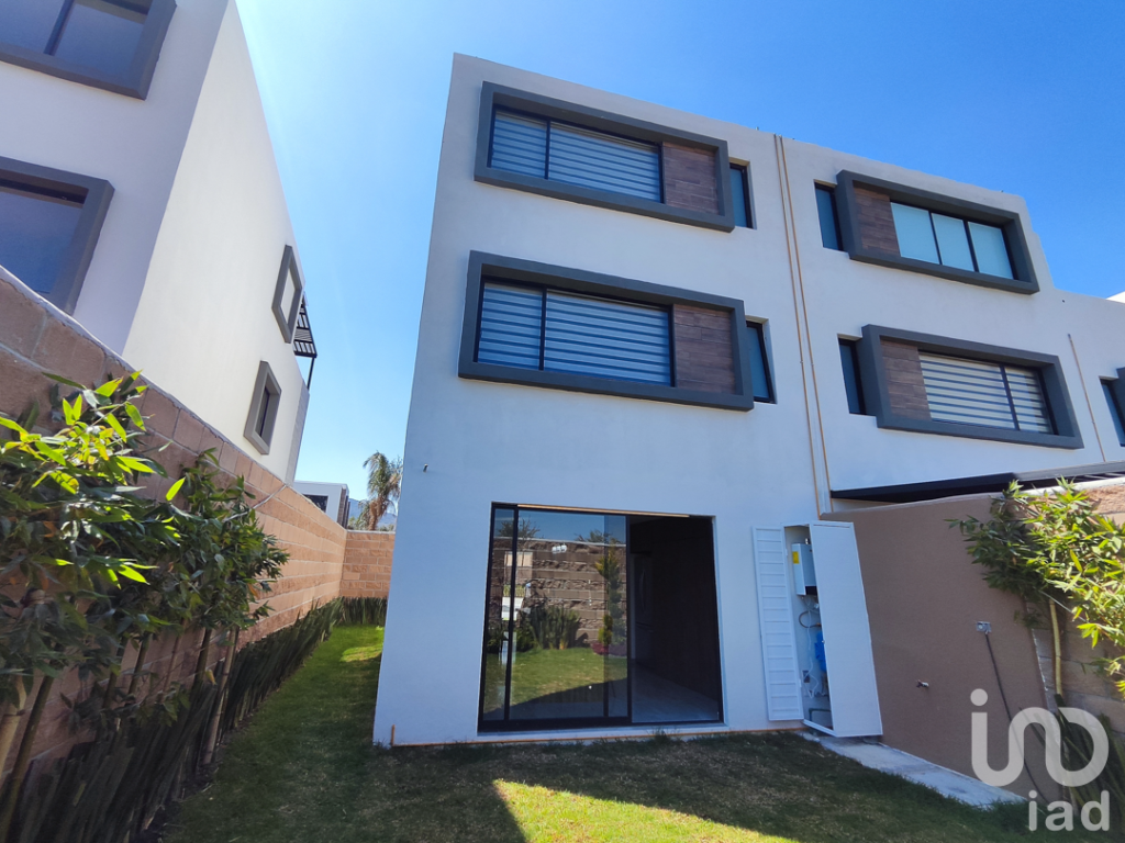 Casa Terra Lomas 3 | 3 Rec, Estudio y Casa Club | $3.12M