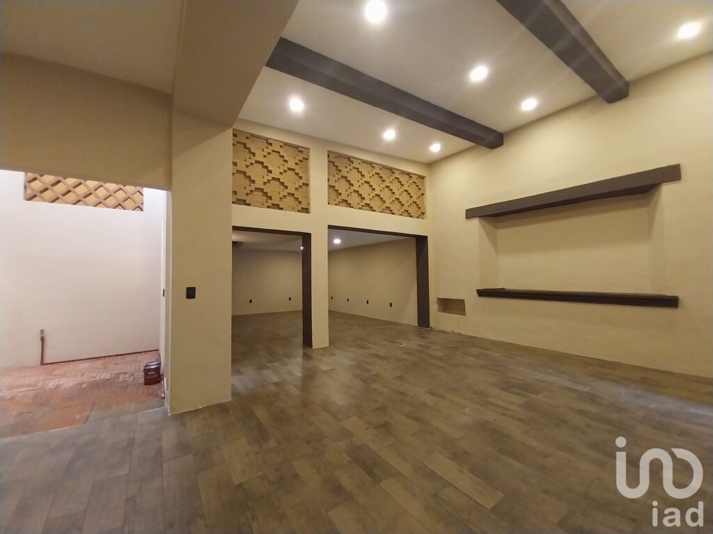 AMPLIO LOCAL COMERCIAL EN RENTA EN EL CENTRO HISTÓRICO DE OAXACA.