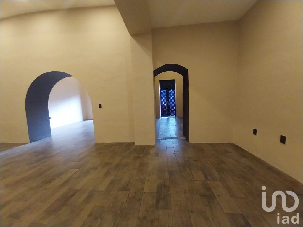 AMPLIO LOCAL COMERCIAL EN RENTA EN EL CENTRO HISTÓRICO DE OAXACA.