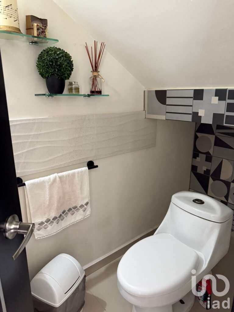 CASA EN VENTA, FRACIONAMIENTO VALLE BLANCO, PACHUCA HIDALGO