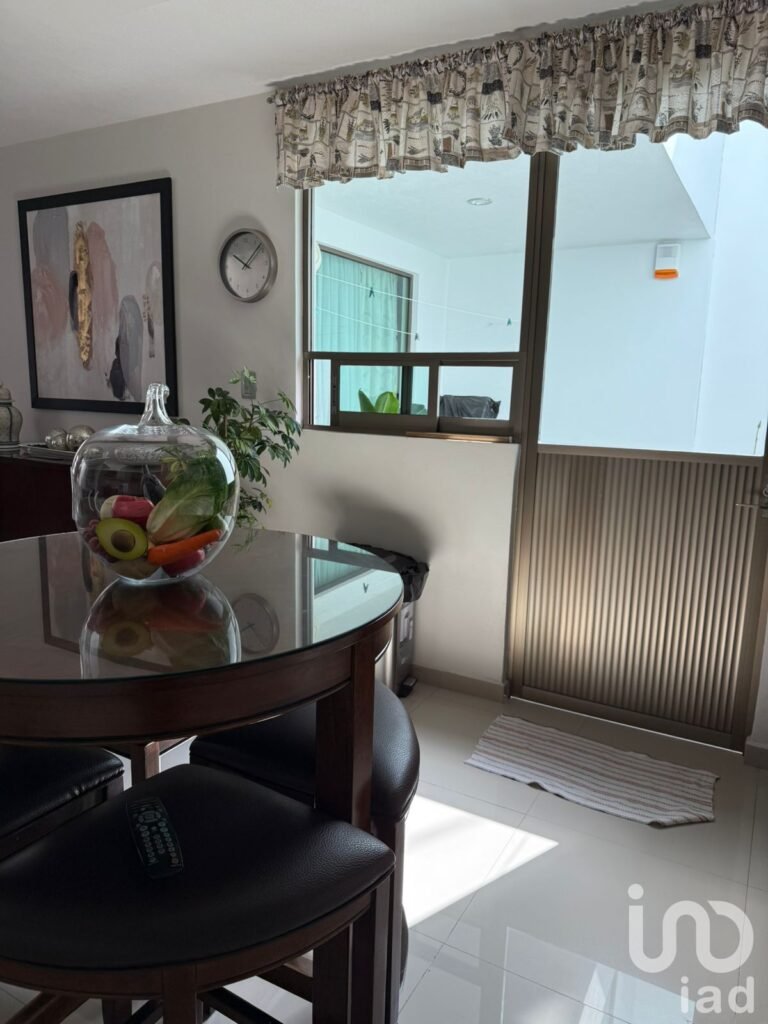 CASA EN VENTA, FRACIONAMIENTO VALLE BLANCO, PACHUCA HIDALGO