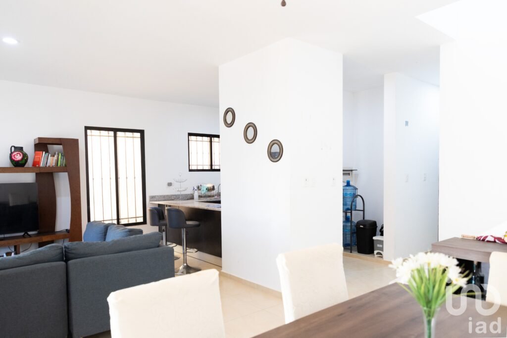 CASA EN VENTA AMUEBLADA DE 3 HABITACIONES EN GRAN SANTA FE CAUCEL
