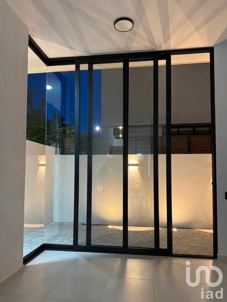 SE VENDE RESIDENCIA DISEÑO ARQUITECTONICO UNICO COTO GUELATAO ADAMAR TLAJOMULCO DE ZUÑIGA JALISCO