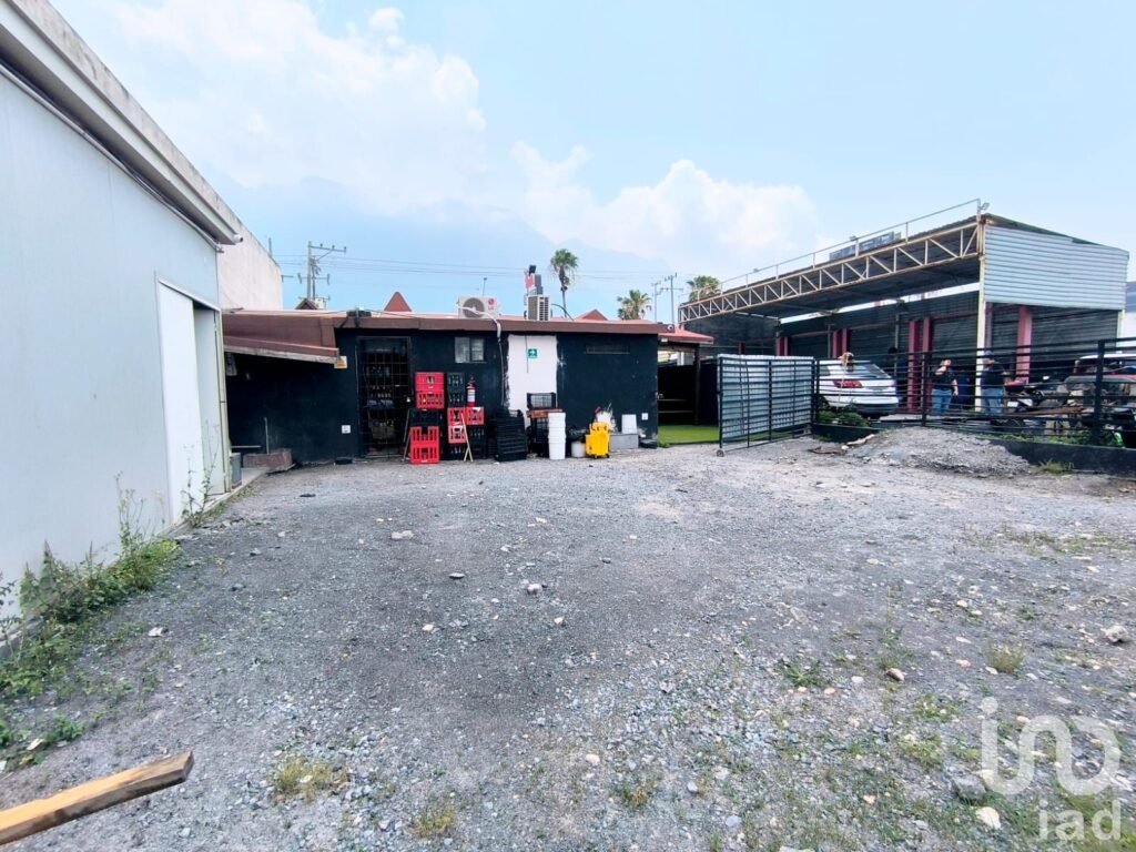 Venta Terreno Comercial en Cumbres Elite