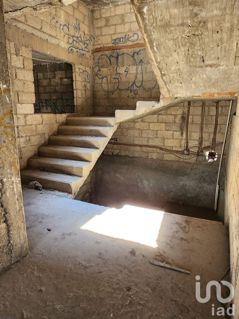 Edificio en Venta con 6 departamentos en Jardines de Morelos, Ecatepec