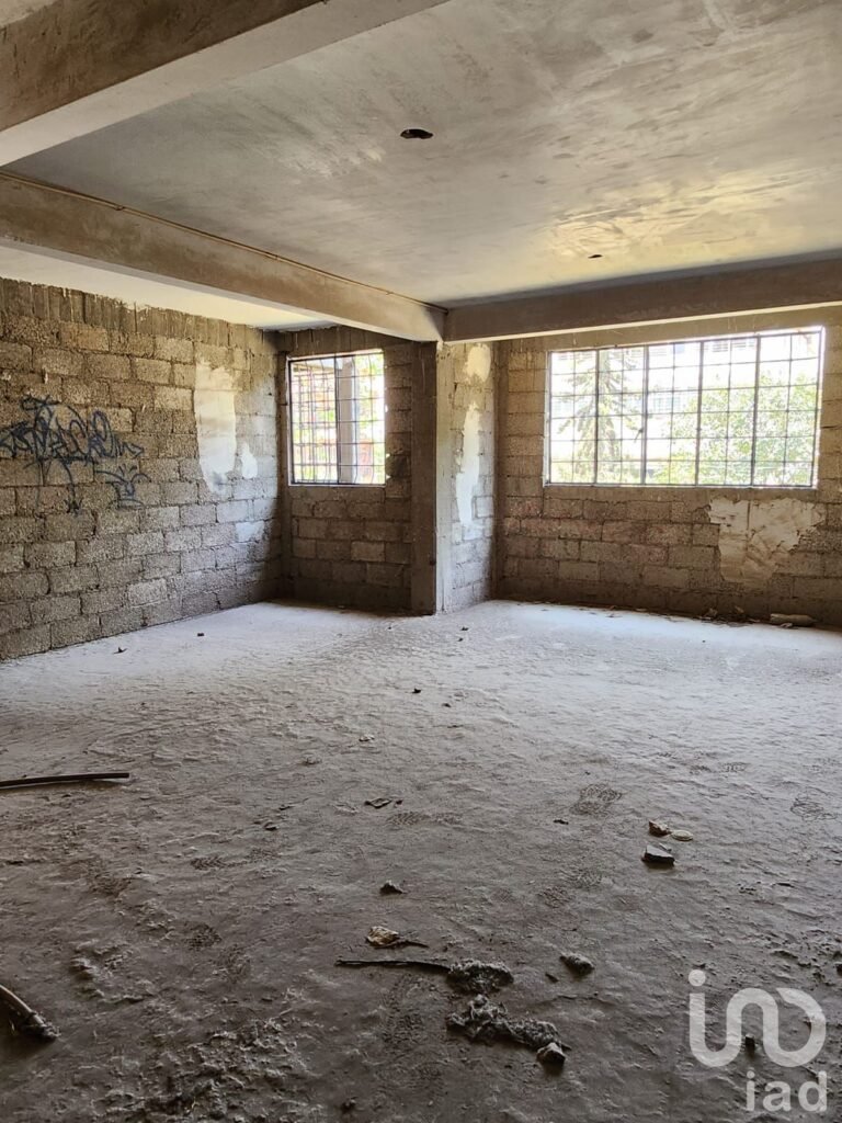 Edificio en Venta con 6 departamentos en Jardines de Morelos, Ecatepec