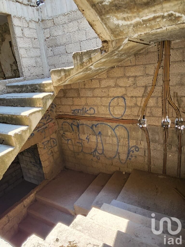 Edificio en Venta con 6 departamentos en Jardines de Morelos, Ecatepec