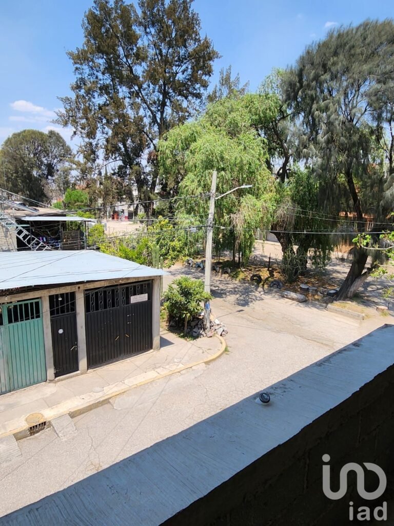 Edificio en Venta con 6 departamentos en Jardines de Morelos, Ecatepec