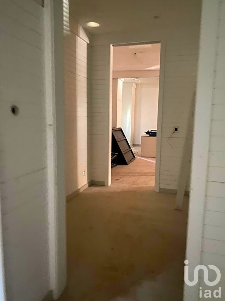 Se renta local comercial en insurgentes sur.