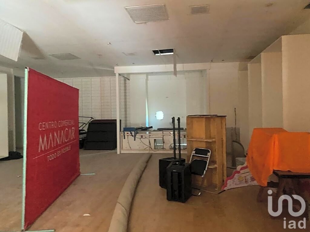Se renta local comercial en insurgentes sur.