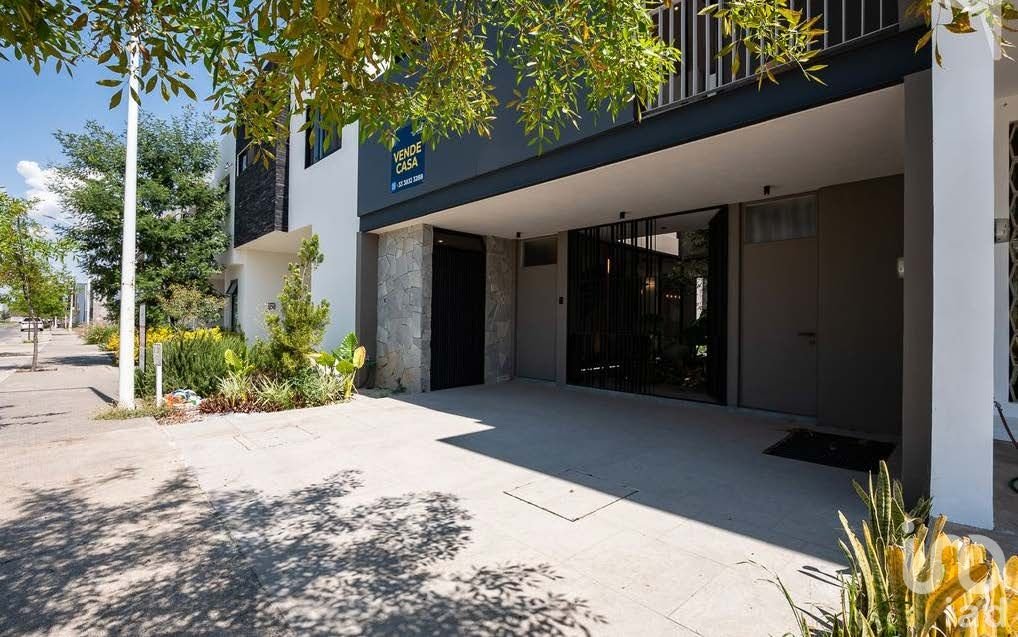 Casa en venta con Roof Garden, en Solares, Zapopan, Jalisco